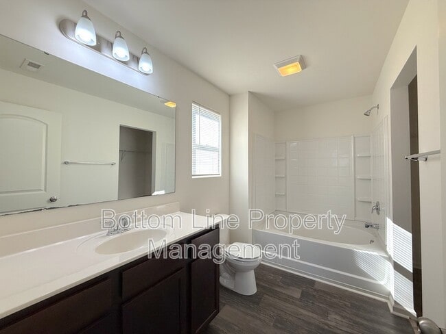 Building Photo - 523 Contentment Dr