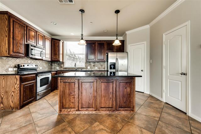 Building Photo - 2500 Rockbrook Dr