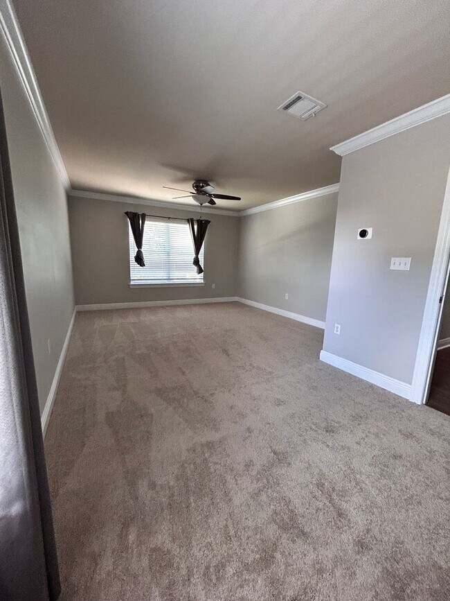 Building Photo - 5206 Lone Pine Ln
