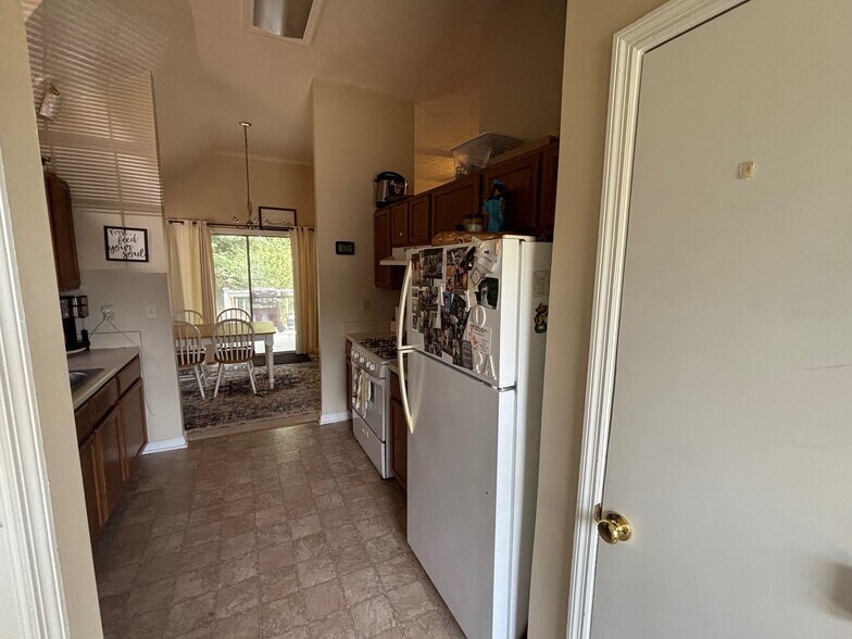 Building Photo - 4808 Davitt Ct NW