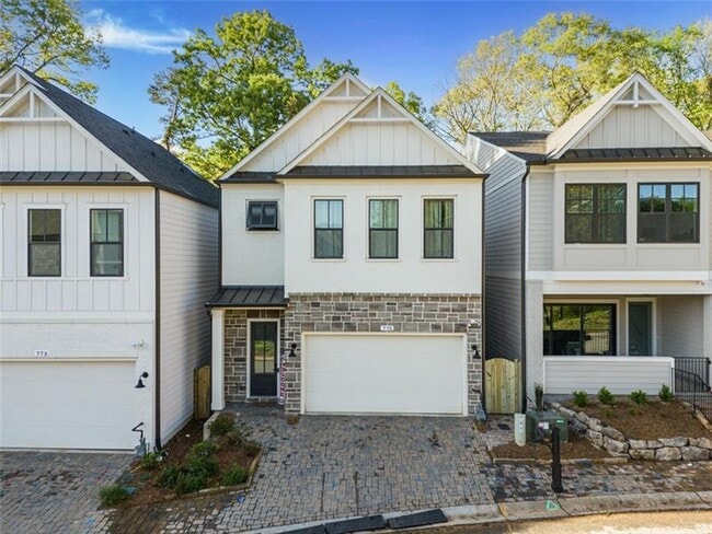 Primary Photo - 775 Stickley Oak Way