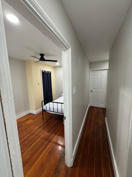 Building Photo - 2422 Brown St