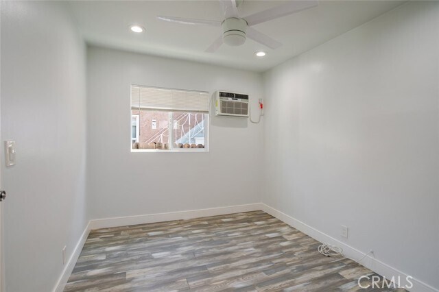 Building Photo - 3106 W Victory Blvd