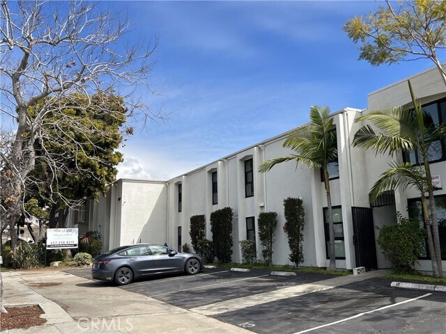 Building Photo - 6675 Linda Vista Rd
