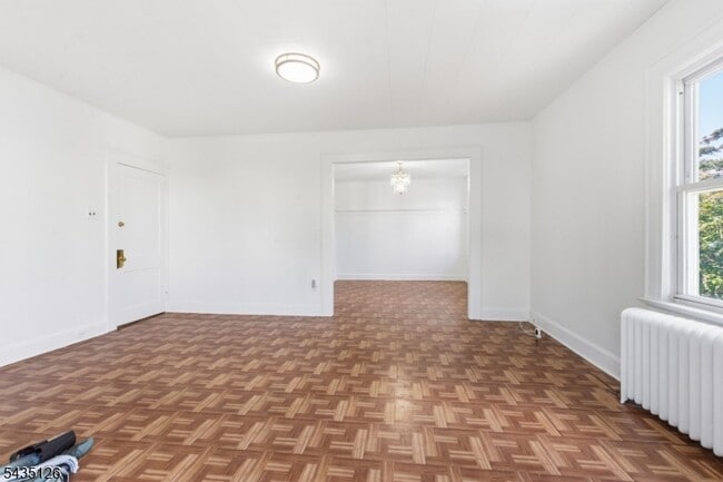Building Photo - 40 Linden Ave