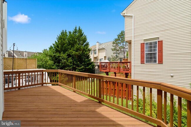 Building Photo - 2449 Clover Field Cir