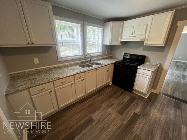 Building Photo - Recently Remodeled 3 Bedroom Home with Large Backyard and Covered Front Porch