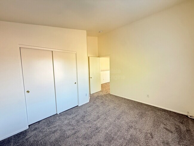 Building Photo - 10306 E Delta Ave