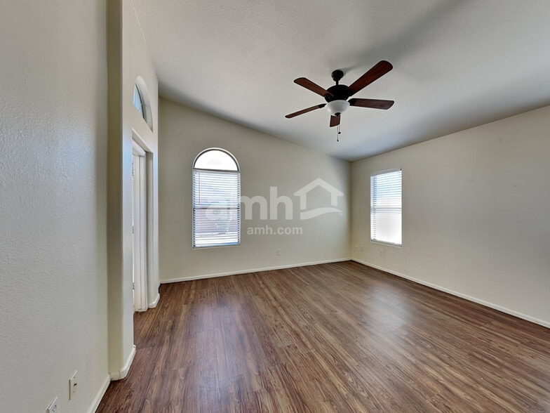 Building Photo - 16803 W Fillmore St