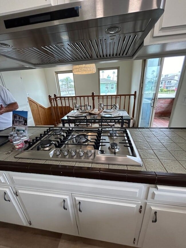 Building Photo - Oxnard Hollywood Beach Duplex