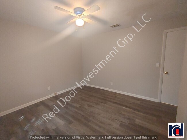 Building Photo - Updated 2 Bedroom 1 Bath Quadplex-Ocala!