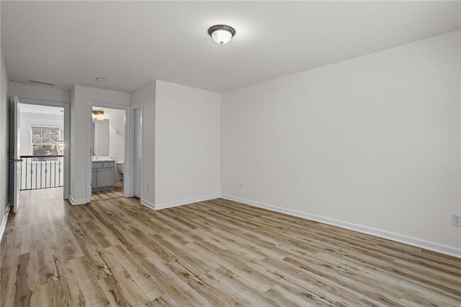 Building Photo - 3910 Dalwood Dr