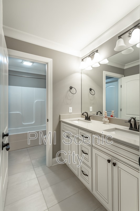 Building Photo - 7725 Peppertree Dr