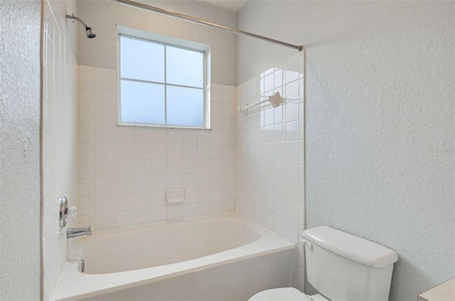 Building Photo - 18001 Richmond Pl Dr