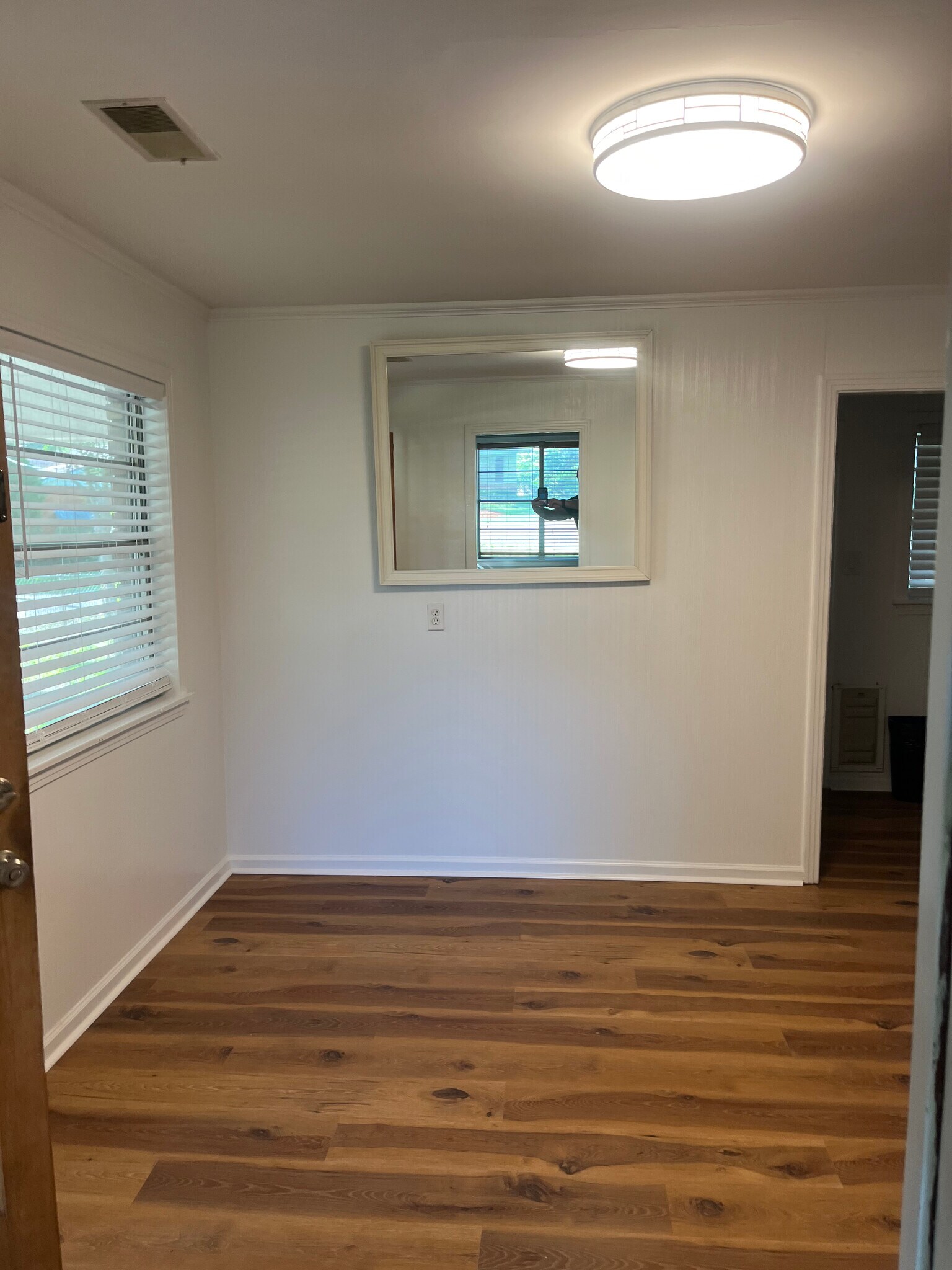 Building Photo - 104 Shady Oaks Dr