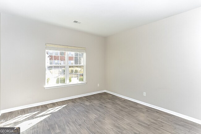 Building Photo - 5118 Upper Elm St