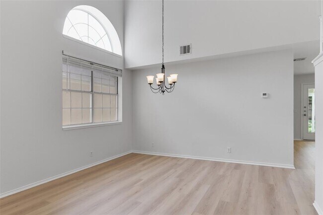 Building Photo - 16816 Dorman Dr