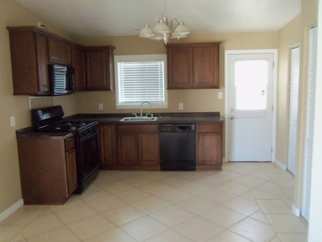 Building Photo - 74934 Serrano Dr