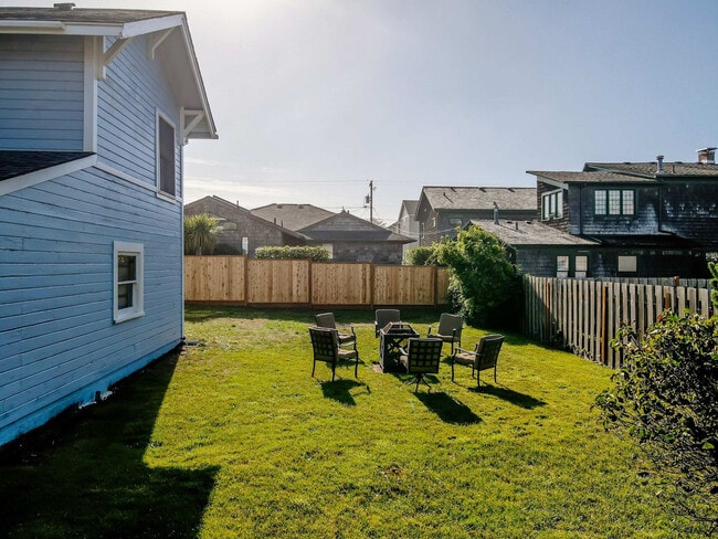 Building Photo - 640 S Columbia St