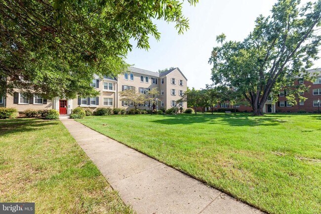 Building Photo - 6617 E Wakefield Dr