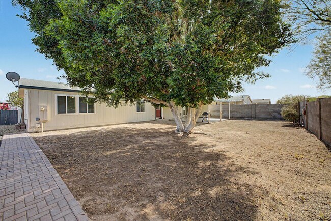 Building Photo - 8601 N 103rd Ave