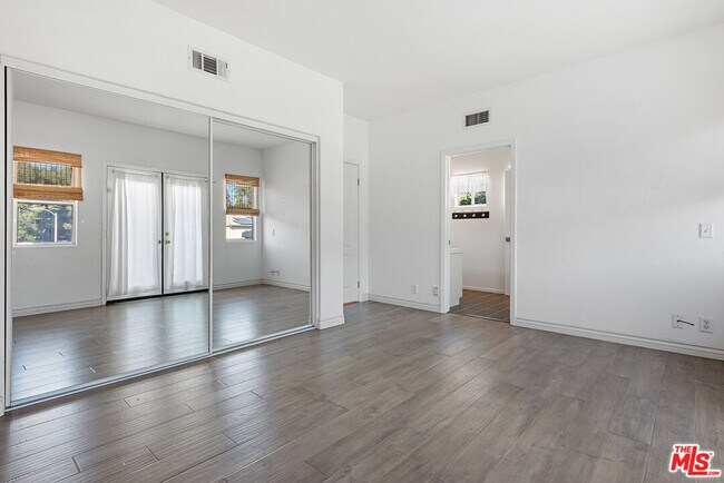 Building Photo - 24310 Belford Ct