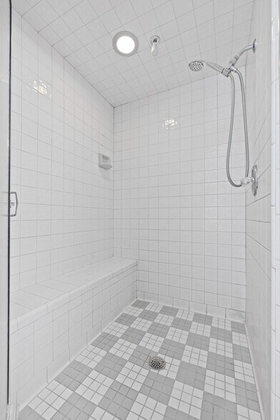 Building Photo - 3010 Eaker Dr