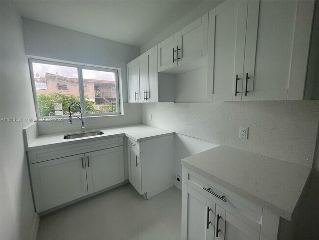 Building Photo - 2622 NW 24th St