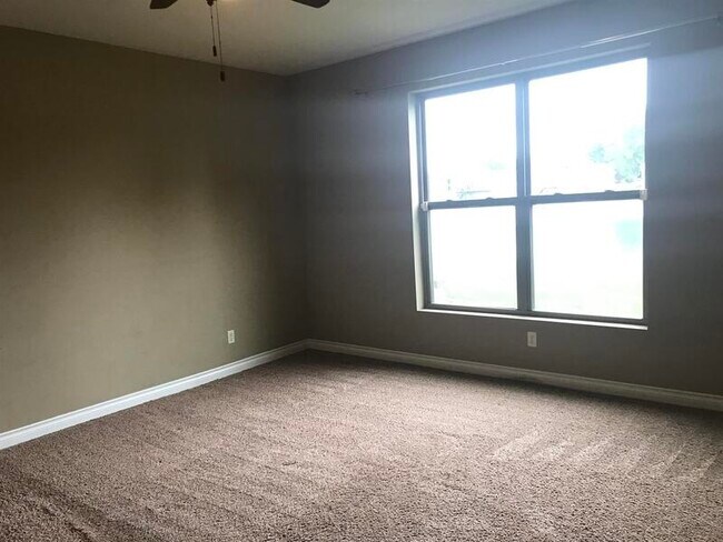 Building Photo - 8425 Treybrooke Pl