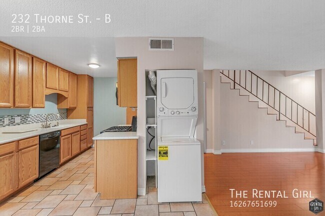 Building Photo - 232 Thorne St