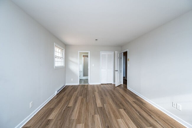 Building Photo - Beautiful Hopewell Move In Ready Home!