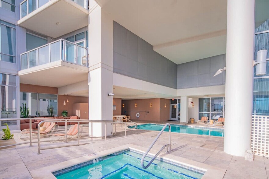 Building Photo - 44 W Monroe St