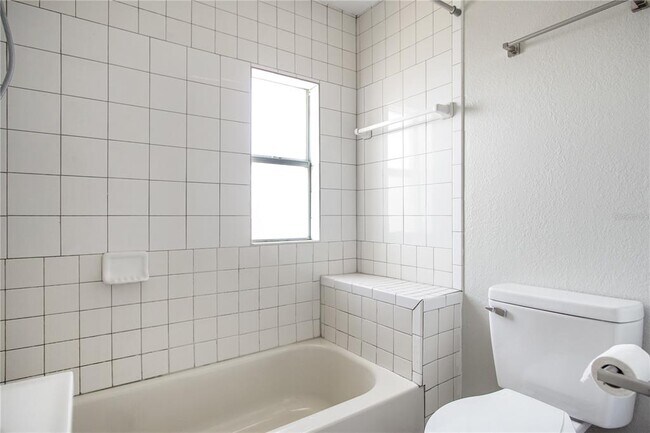 Building Photo - 1002 Avenue E