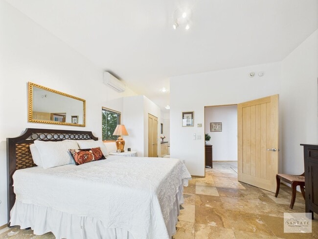 Building Photo - Stylish Home in Eldorado | Furnished or Un...