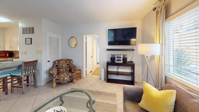 Building Photo - 3360 Garfield St