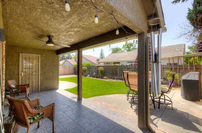 Building Photo - Updated 3/2 Cambridge Near Clovis North