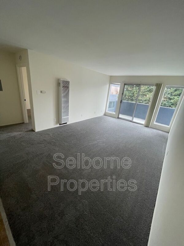 Building Photo - 407 Fairmount Ave