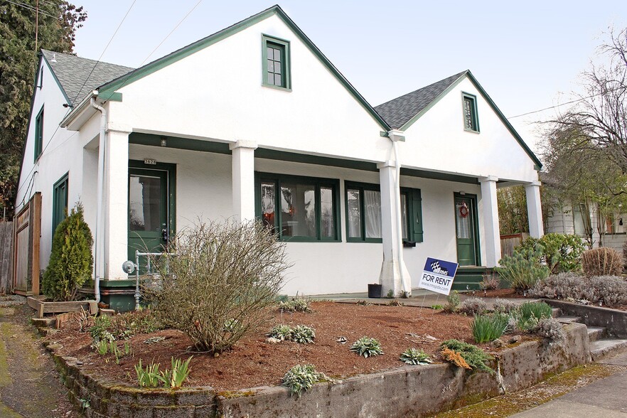 Building Photo - 3620-3628 NE 45th Ave