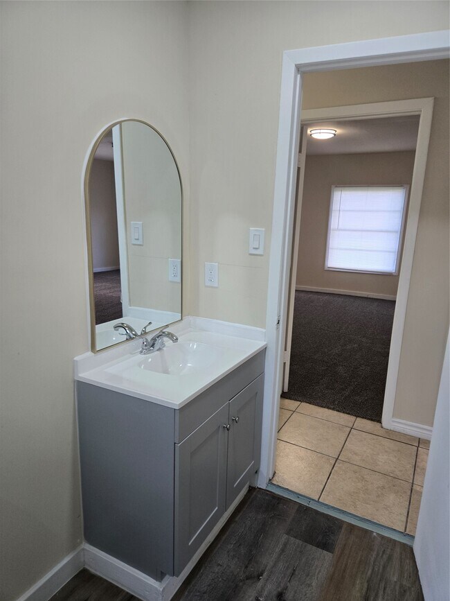 Building Photo - 2216 3rd St