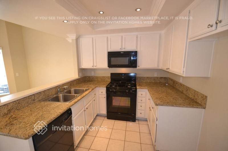 Building Photo - 6172 Lakaren Ln