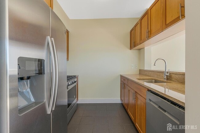 Building Photo - 1 Spring St