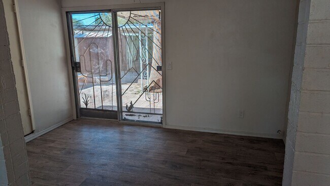 Building Photo - One Bedroom and One Bath Town Home Rental