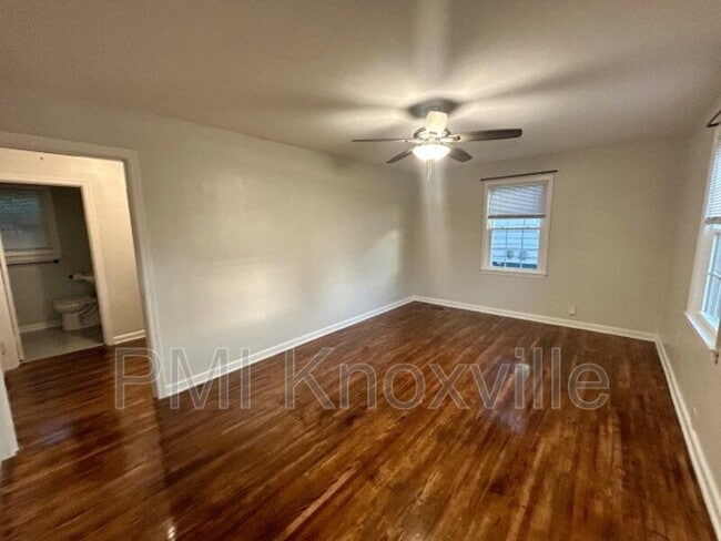 Building Photo - 926 Ledgerwood Ave