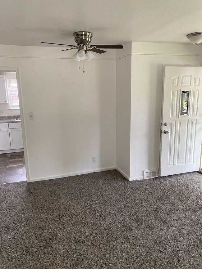 Building Photo - Freshly painted 3 bedroom, 1 1/2bath ranch...