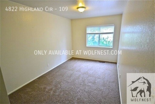 Building Photo - No Deposit Option! Exclusive 2 Bedroom Hol...
