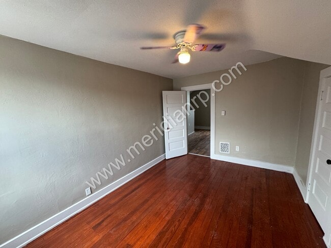 Building Photo - 2403 N Clinton St