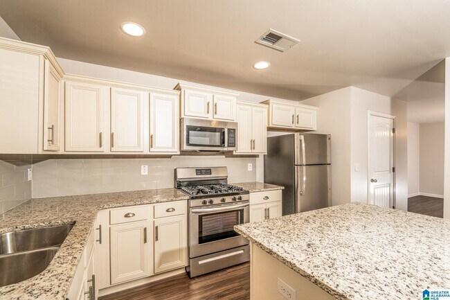 Building Photo - 180 Belmont Way