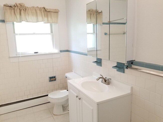 Building Photo - 146 Spa Dr