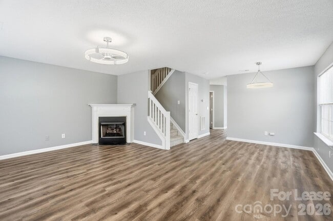 Building Photo - 1760 Forest Side Ln