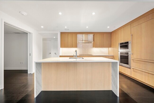 Building Photo - 150 Seaport Blvd